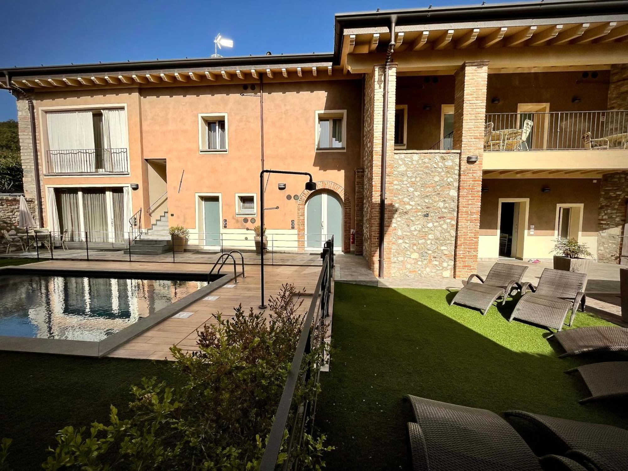 Villa Fontanelle Gardapartments Польпенацце-дель-Гарда Екстер'єр фото