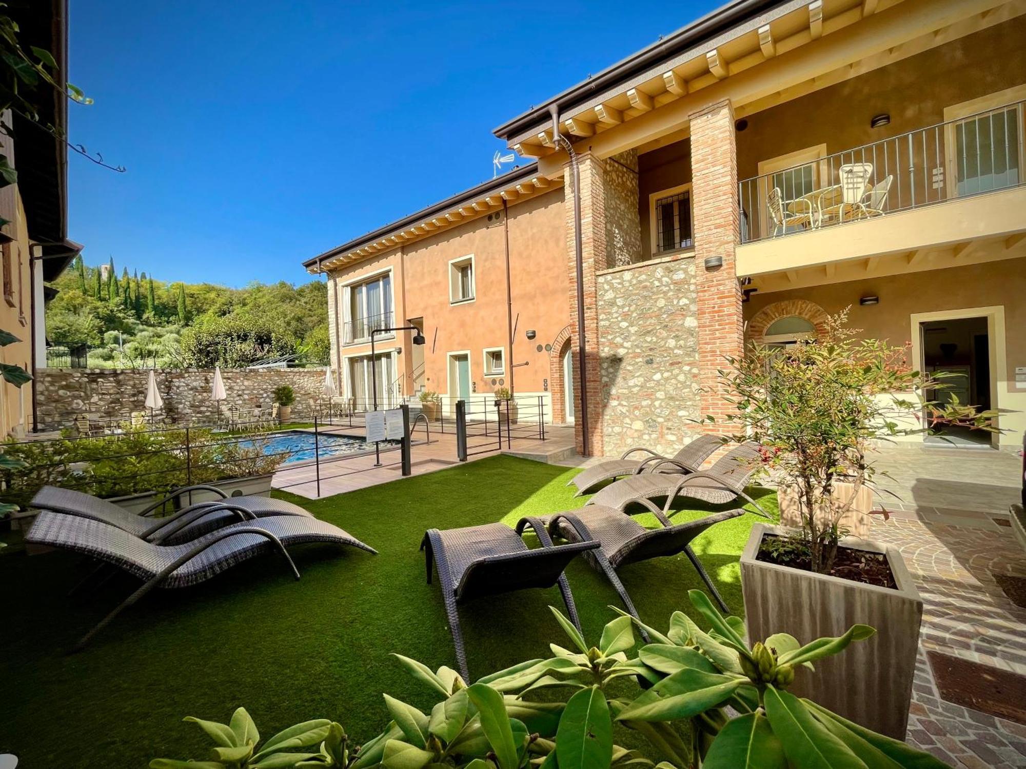 Villa Fontanelle Gardapartments Польпенацце-дель-Гарда Екстер'єр фото