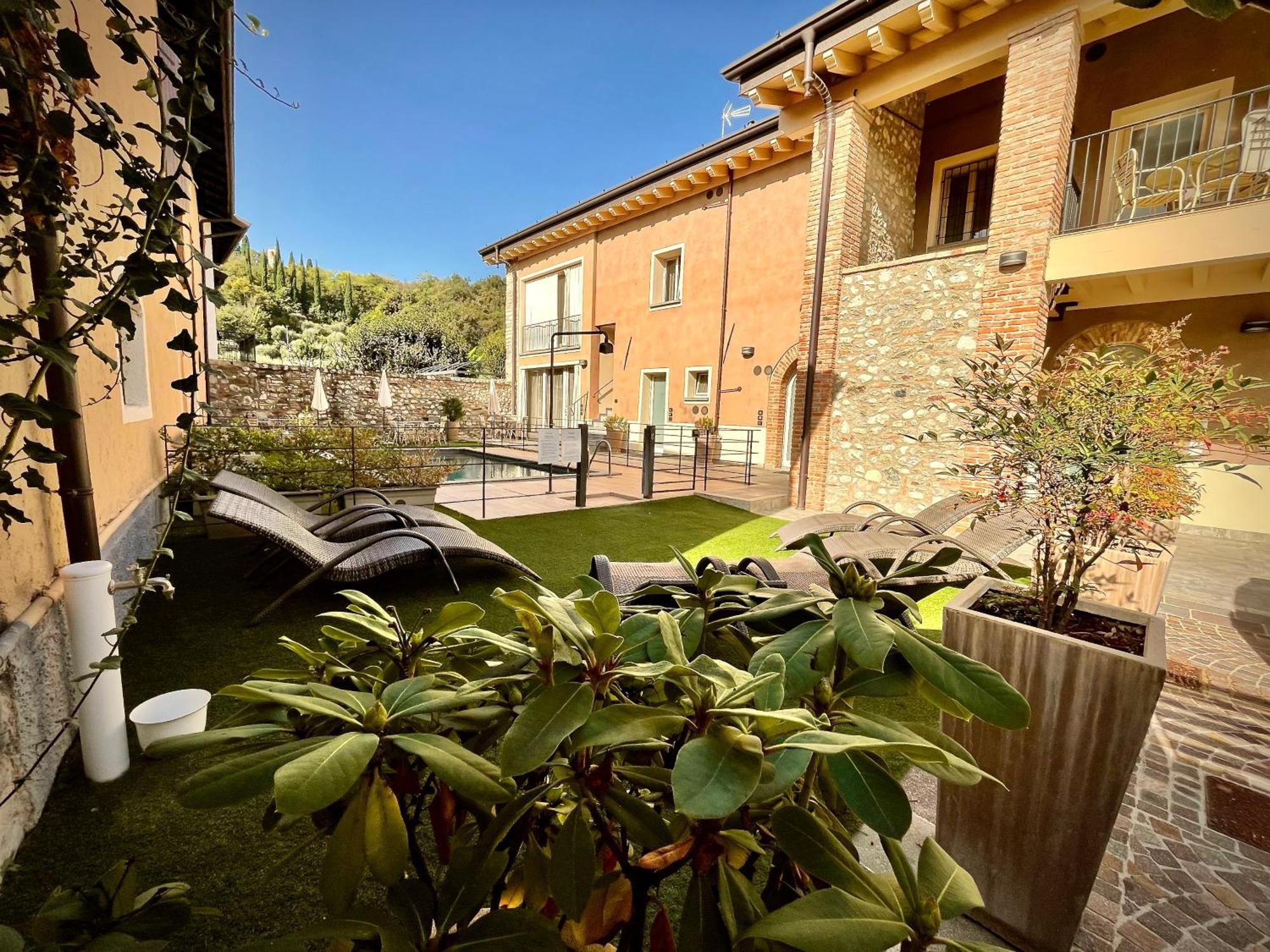 Villa Fontanelle Gardapartments Польпенацце-дель-Гарда Екстер'єр фото