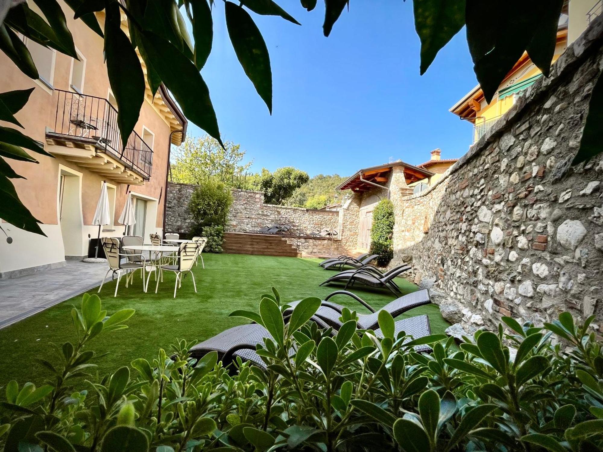 Villa Fontanelle Gardapartments Польпенацце-дель-Гарда Екстер'єр фото