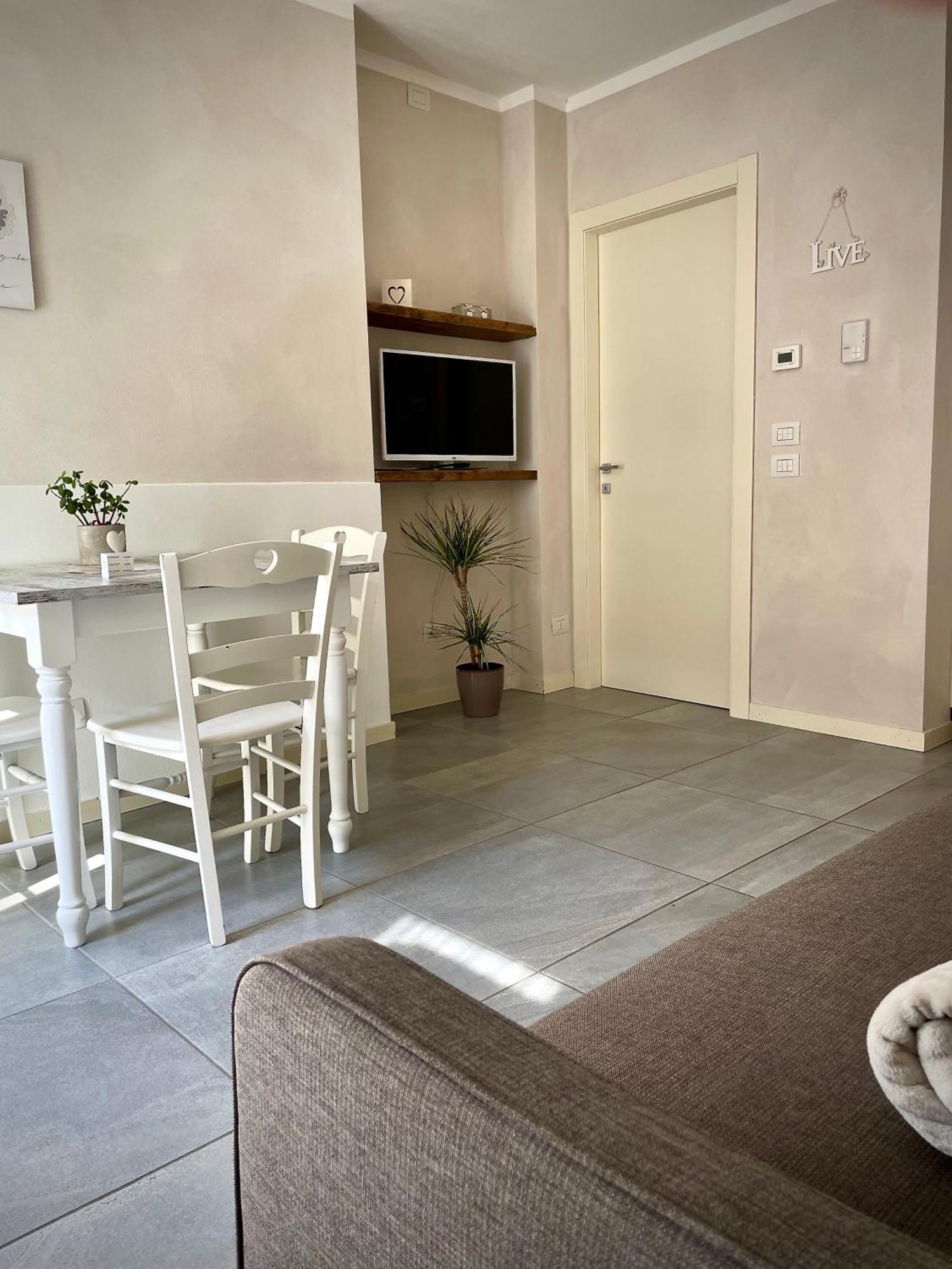 Villa Fontanelle Gardapartments Польпенацце-дель-Гарда Екстер'єр фото