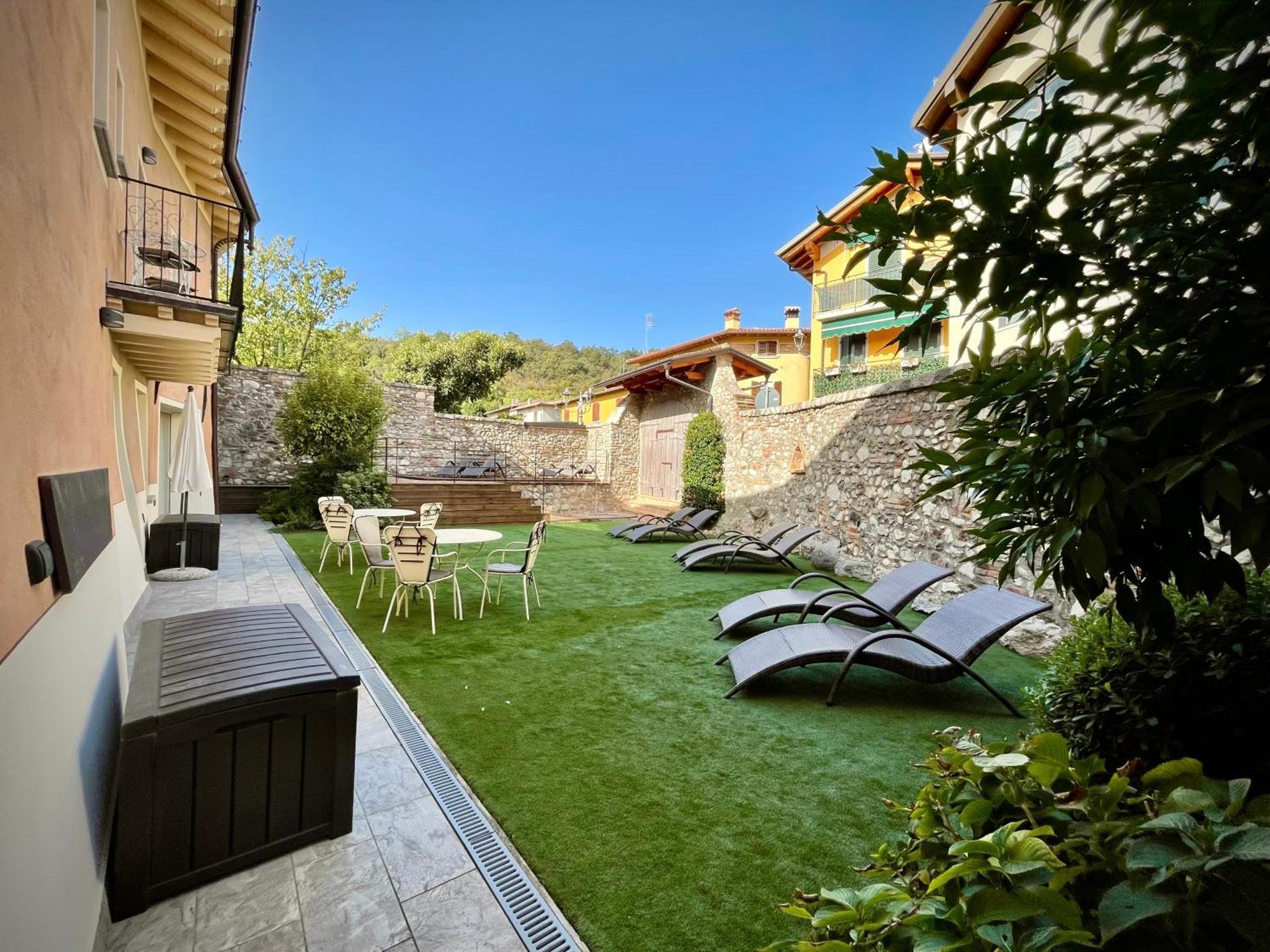 Villa Fontanelle Gardapartments Польпенацце-дель-Гарда Екстер'єр фото