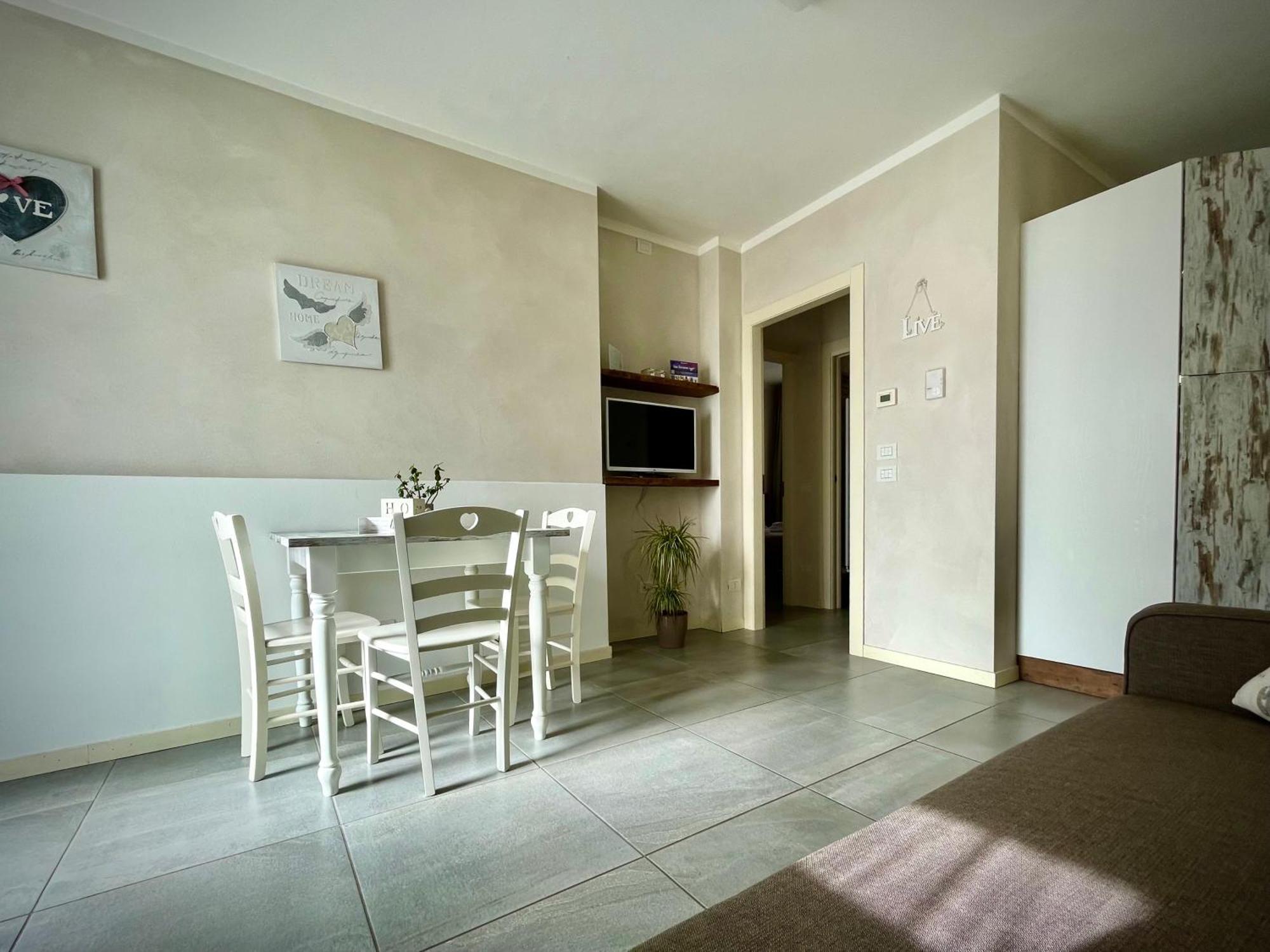 Villa Fontanelle Gardapartments Польпенацце-дель-Гарда Екстер'єр фото